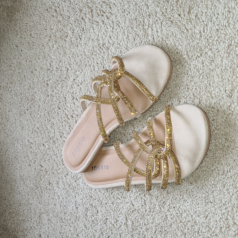 Torrid Rhinestone Twist Gold Sandles Sz 10.5 - Picture 4 of 4